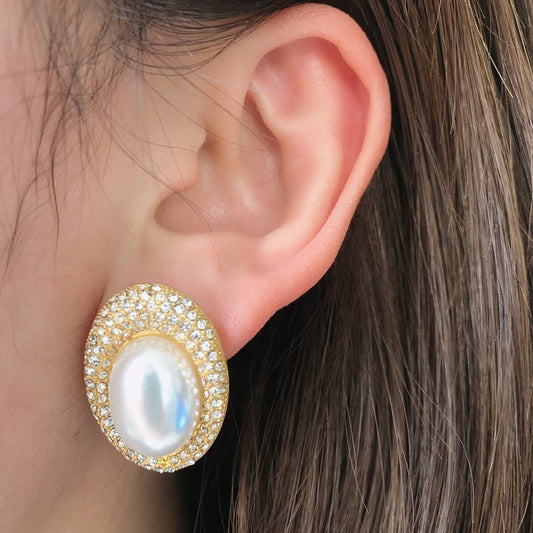 White Pearl Retro Earrings